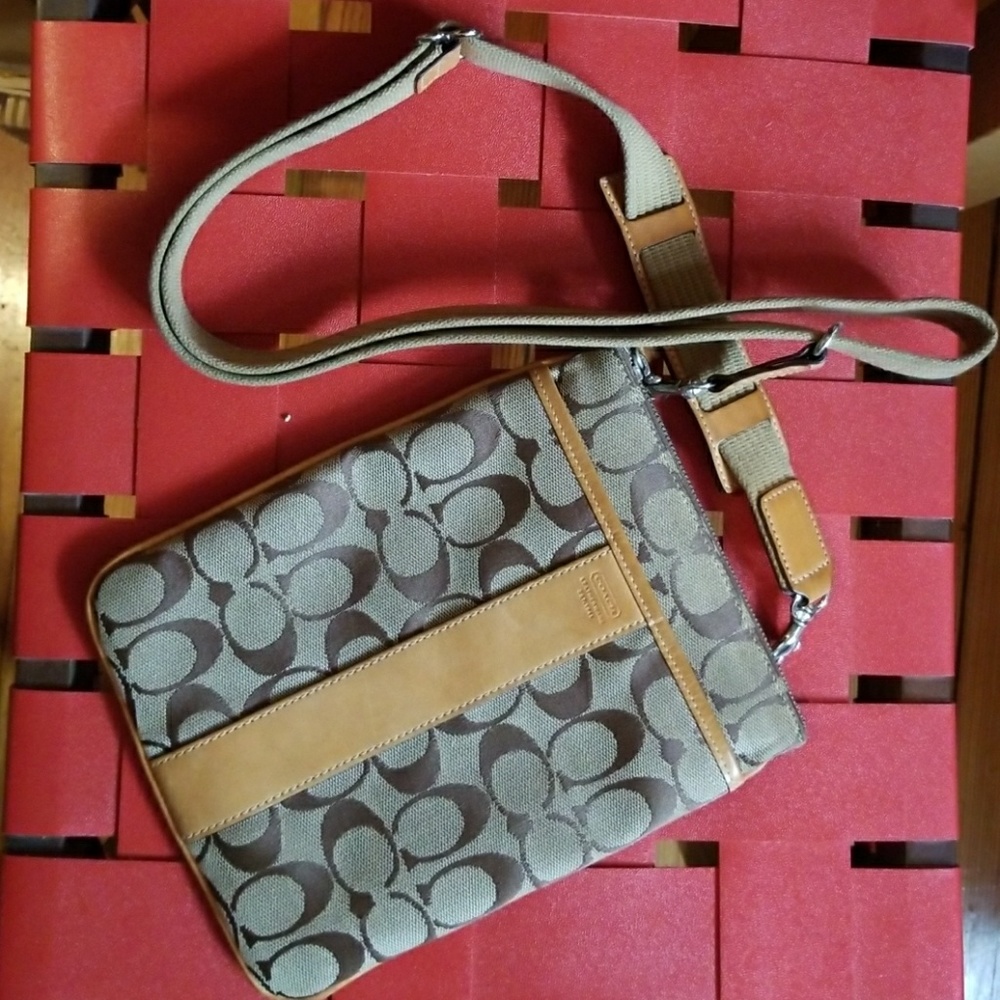 Vintage Coach Crossbody bag circa 2002